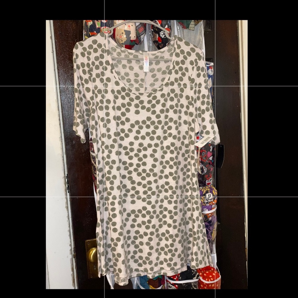 Lularoe Large Perfect T w/green polka dots